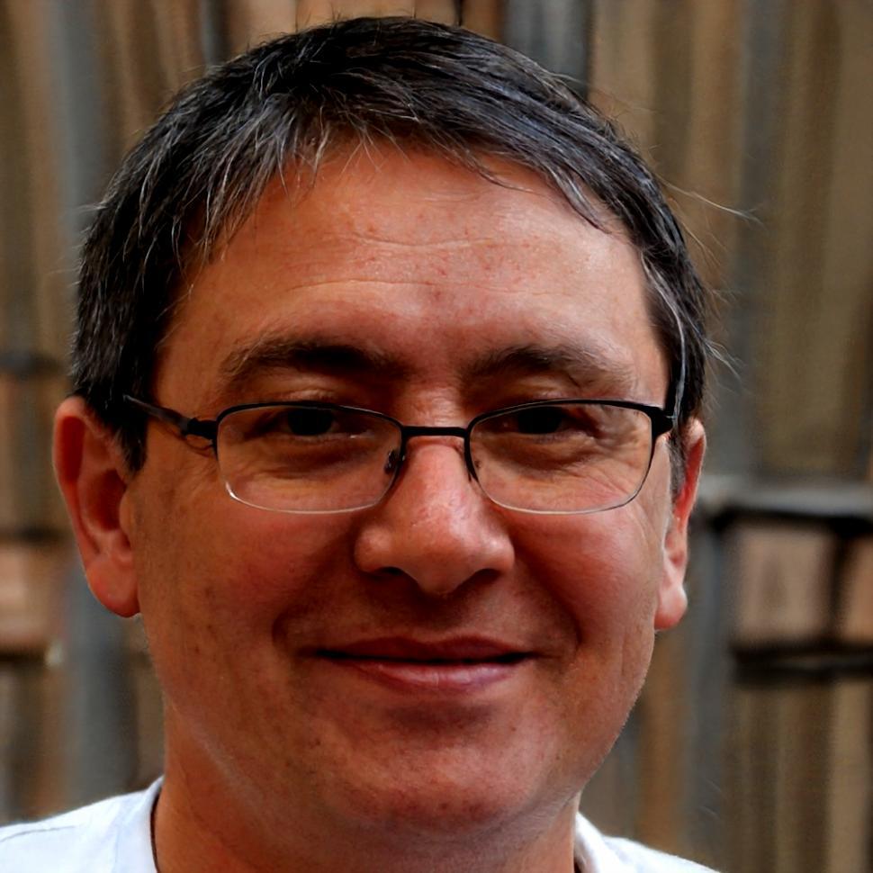 Carlos Mendoza, director creativo de moda